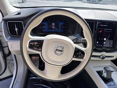 Used 2023 Volvo XC60 B5 Core w/ Climate Package FWD image 18