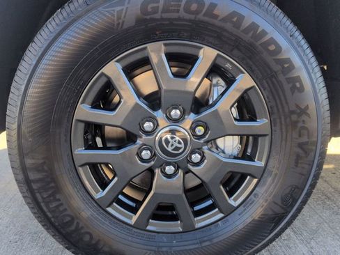 New 2025 Toyota 4Runner SR5 image 9