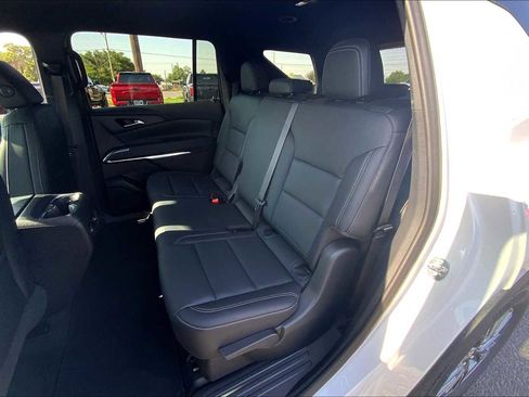 Used 2024 Chevrolet Traverse LT image 21