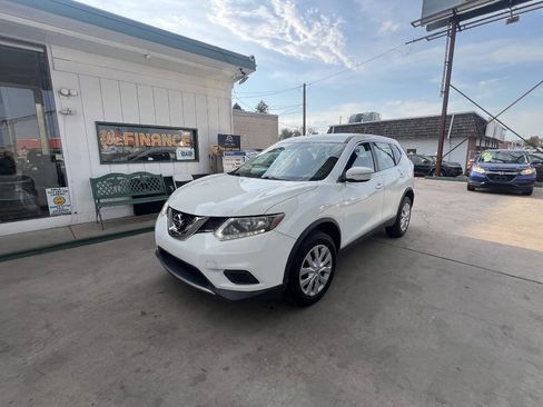 Used 2015 Nissan Rogue S AWD/4WD image 1