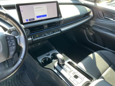 Used 2024 Toyota Prius Limited FWD image 12
