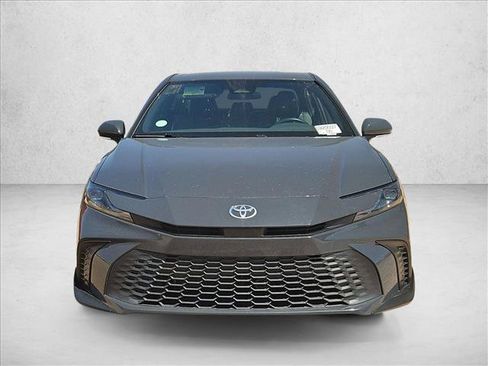 Used 2025 Toyota Camry SE FWD image 2