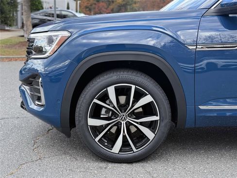 New 2026 Volkswagen Atlas Cross Sport SEL Premium R-Line image 9
