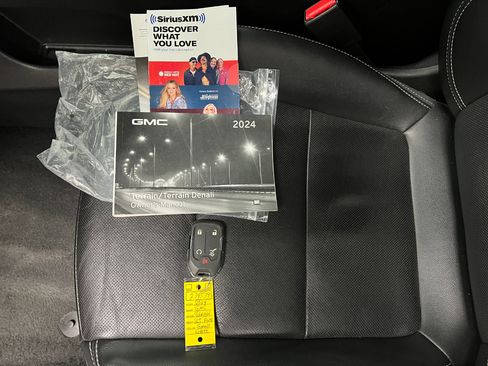 Used 2024 GMC Terrain SLT image 44