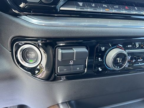 Used 2025 Chevrolet Silverado 2500 High Country w/ High Country Premium Package image 18