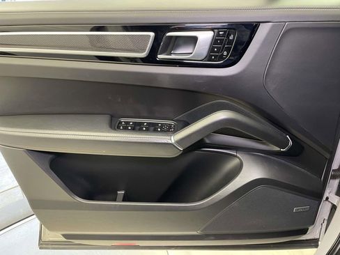 Used 2021 Porsche Cayenne GTS image 36