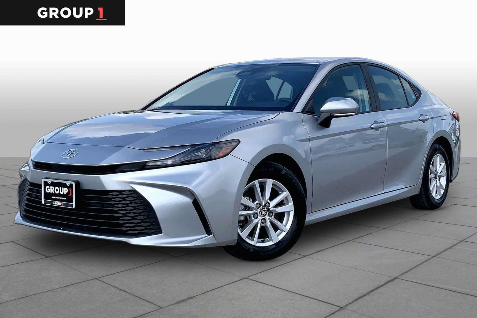 Used 2025 Toyota Camry LE FWD image 1