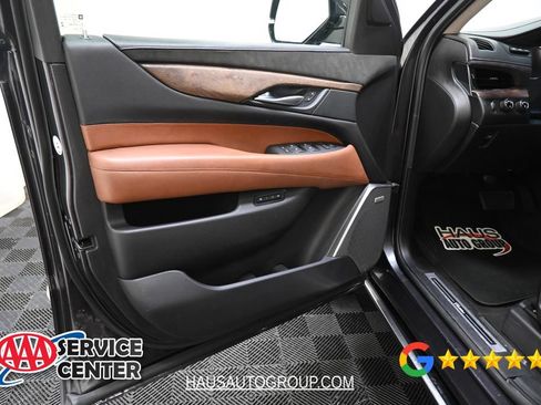 Used 2017 Cadillac Escalade Premium Luxury AWD/4WD image 23