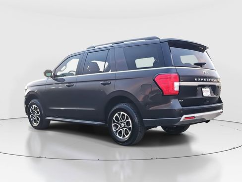Used 2024 Ford Expedition XLT image 7