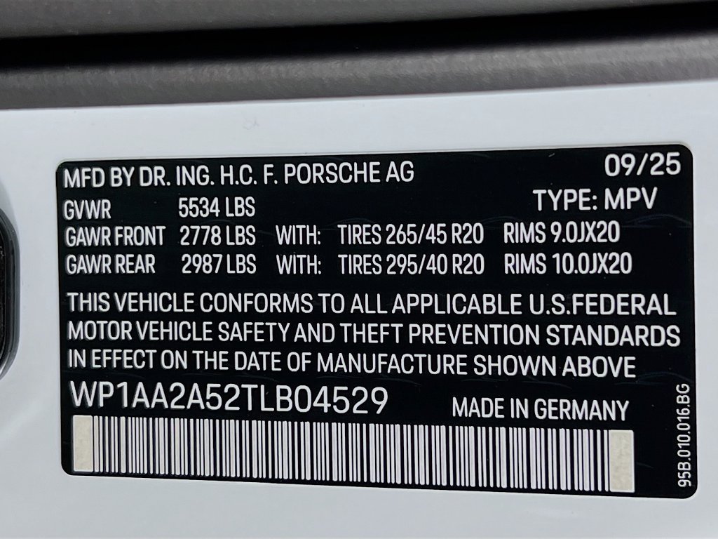 Certified 2026 Porsche Macan AWD/4WD image 34