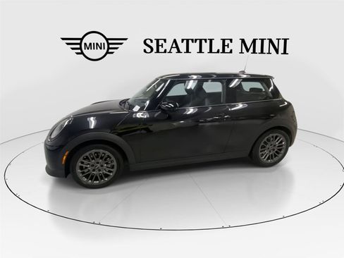 Certified 2025 MINI Cooper 2-Door Hardtop image 6