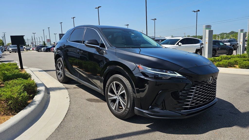 Used 2024 Lexus RX 350 FWD image 2