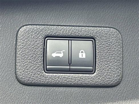 Used 2024 Nissan Armada Platinum w/ Captain's Chairs Package image 15