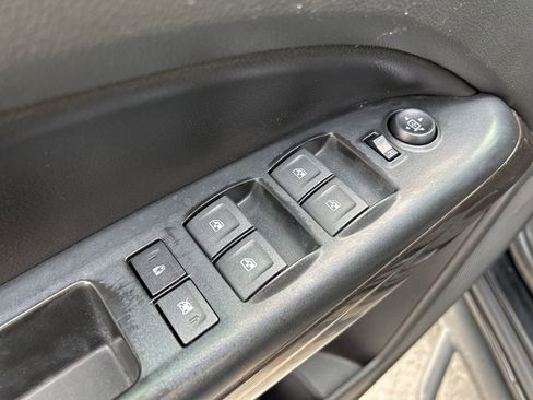 Used 2019 GMC Canyon SLE image 18