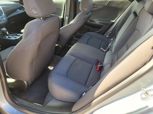 Used 2025 Chevrolet Malibu LT FWD image 3