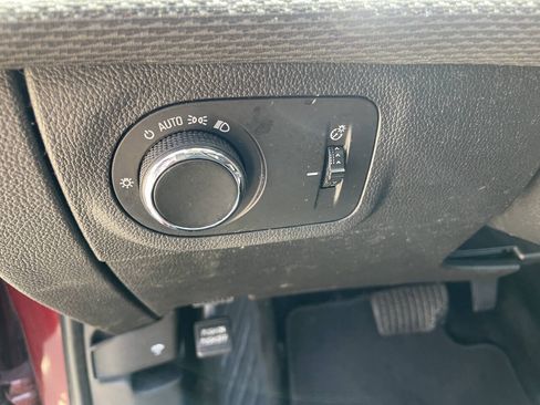 Used 2016 Chevrolet Cruze LT FWD image 17