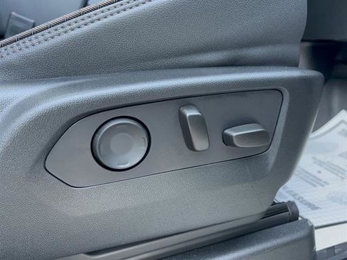 Used 2023 Chevrolet Tahoe High Country image 16