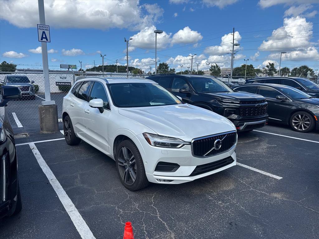 Used 2019 Volvo XC60 T5 Momentum w/ Multimedia Package FWD image 1