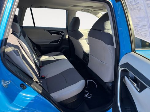 Used 2019 Toyota RAV4 XLE w/ Convenience Package image 18