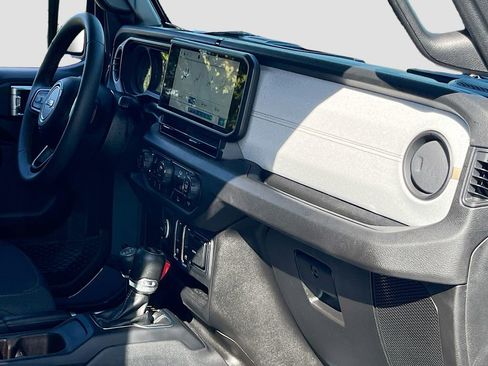 Used 2024 Jeep Wrangler Sport S image 26