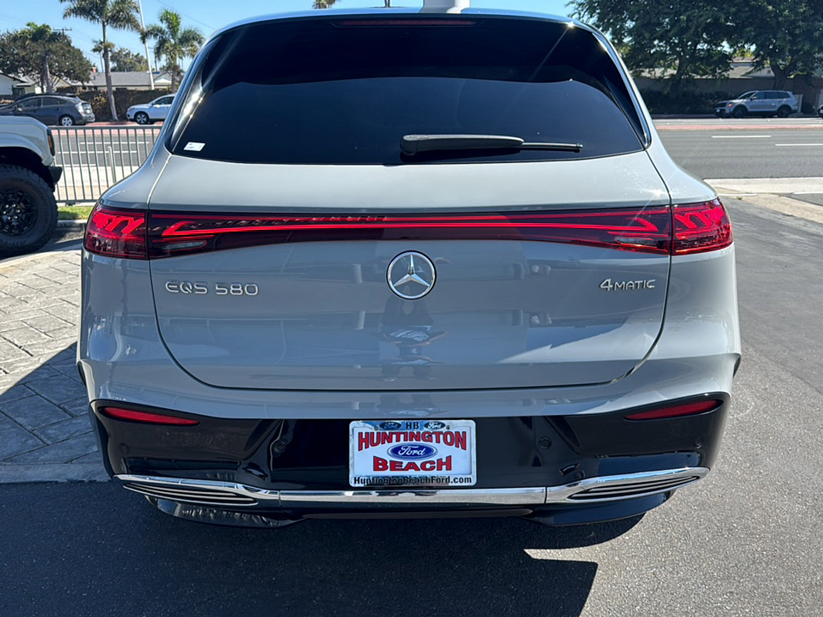 Used 2023 Mercedes-Benz EQS 580 4MATIC SUV image 9