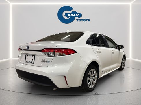 Used 2024 Toyota Corolla LE AWD/4WD image 8