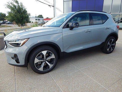 New 2026 Volvo XC40 B5 Plus w/ Protection Package Premier AWD/4WD image 11
