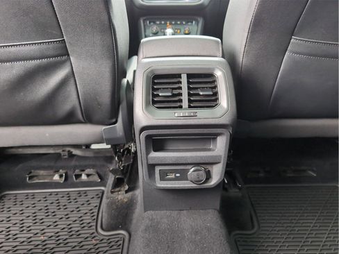 Used 2020 Volkswagen Tiguan SEL image 36