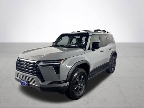 Used 2025 Lexus GX 550 550 Overtrail image 2