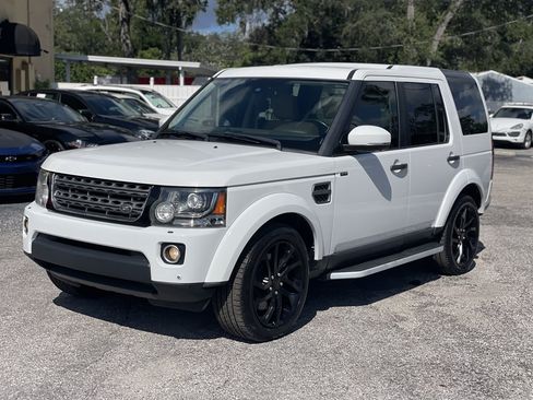 Used 2016 Land Rover LR4 HSE AWD/4WD image 18