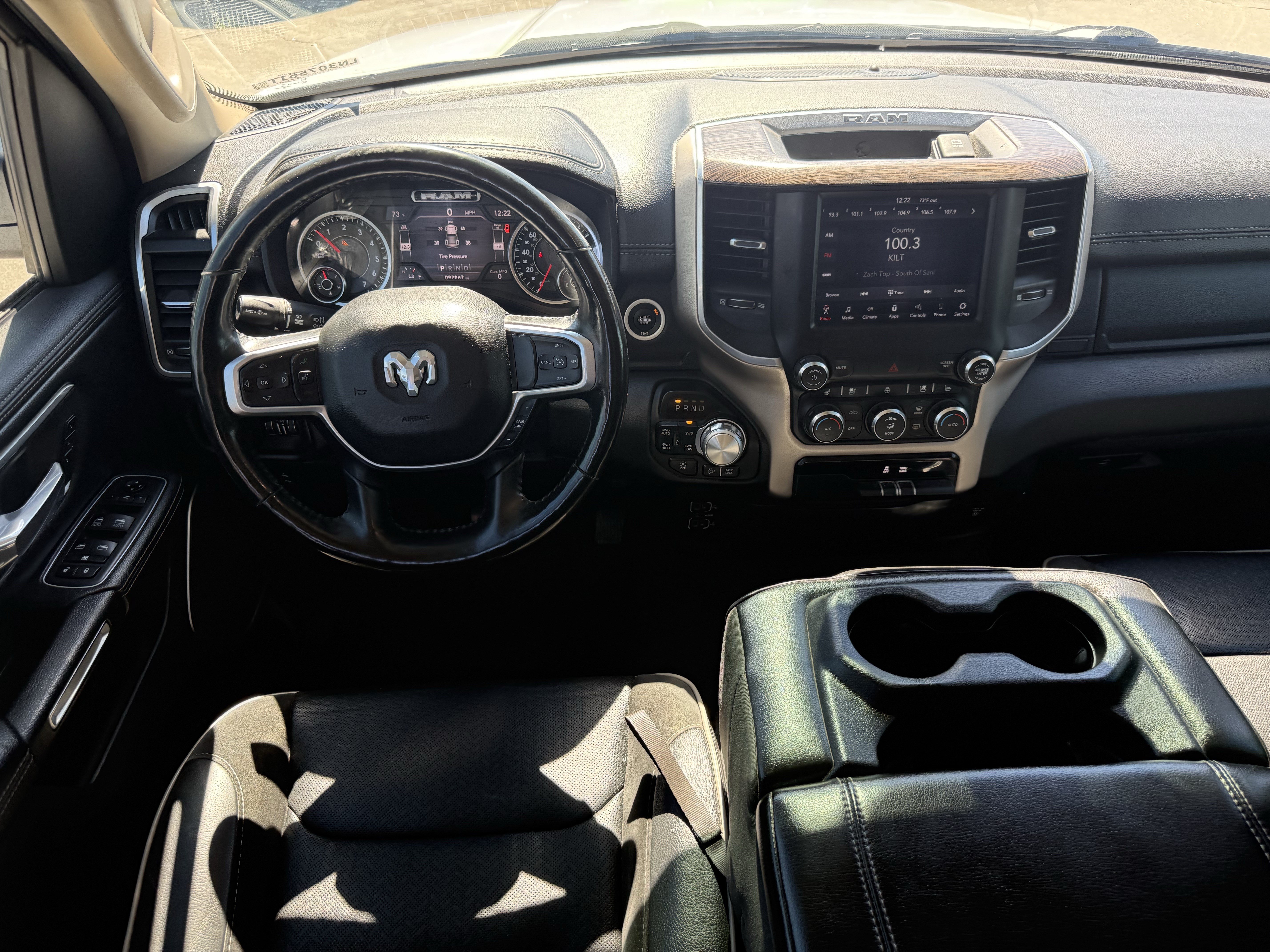 Used 2020 RAM 1500 Laramie w/ Off Road Group AWD/4WD image 14