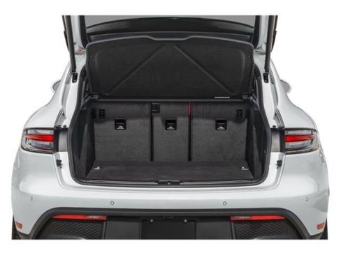Certified 2025 Porsche Macan GTS image 14