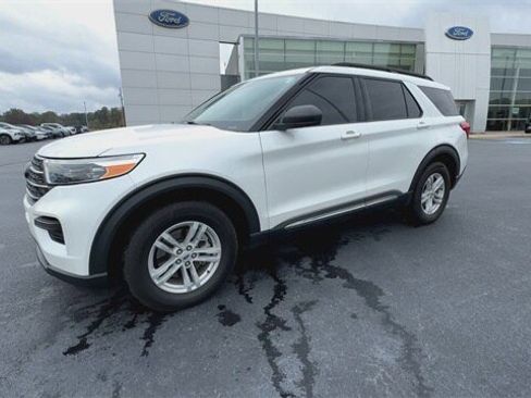 Certified 2023 Ford Explorer XLT image 4