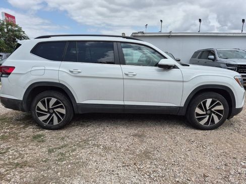 Used 2025 Volkswagen Atlas SE image 5