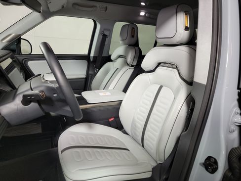 Used 2024 Rivian R1S Adventure AWD/4WD image 20