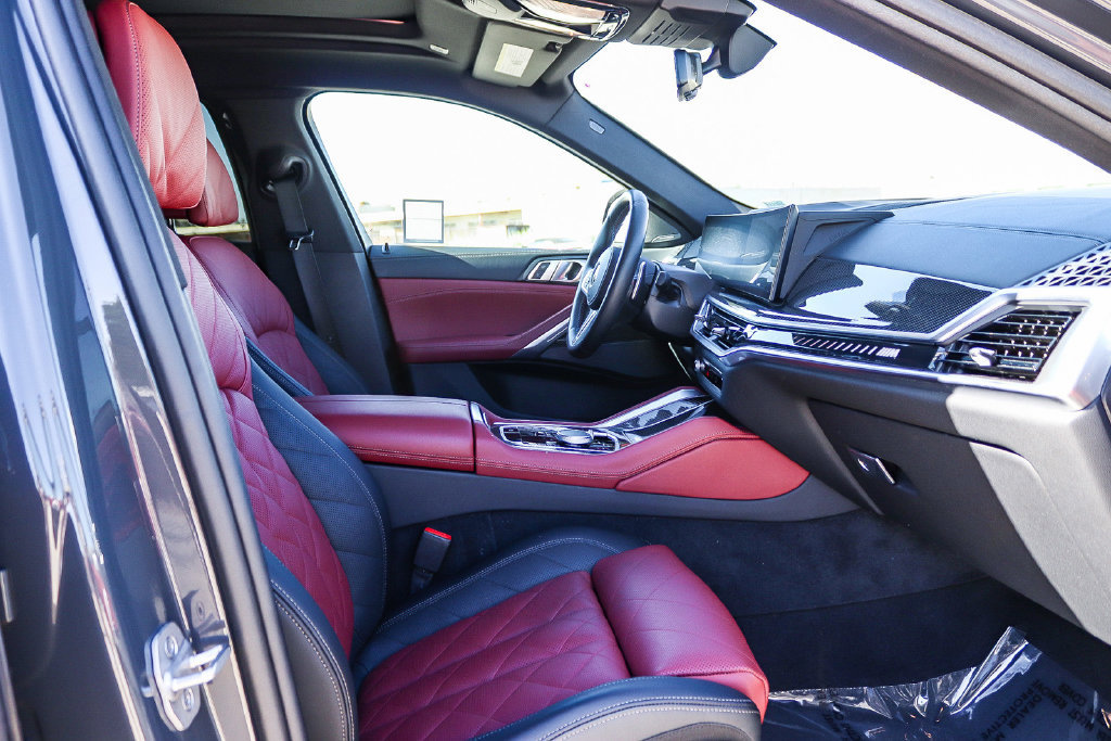 Used 2025 BMW X6 M60i AWD/4WD image 17
