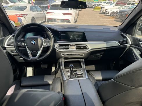 Used 2022 BMW X5 xDrive40i w/ Parking Assistance Package AWD/4WD image 12