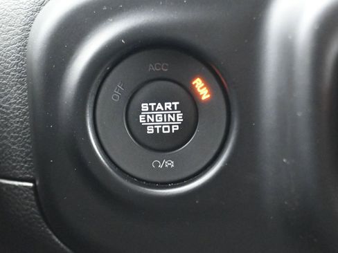 Used 2022 Jeep Wrangler Unlimited Sahara image 24