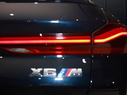 Used 2022 BMW X6 M w/ Executive Package image 38
