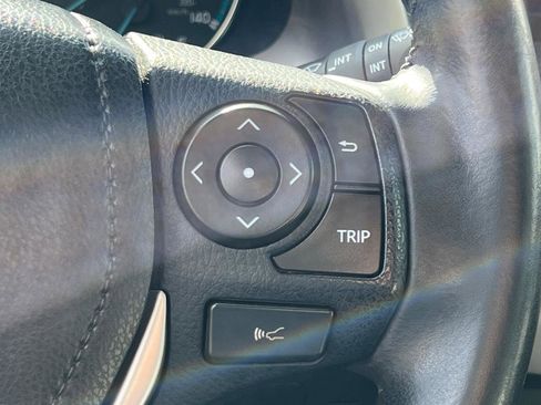 Used 2018 Toyota RAV4 Limited w/ Carpet Mat Package image 21