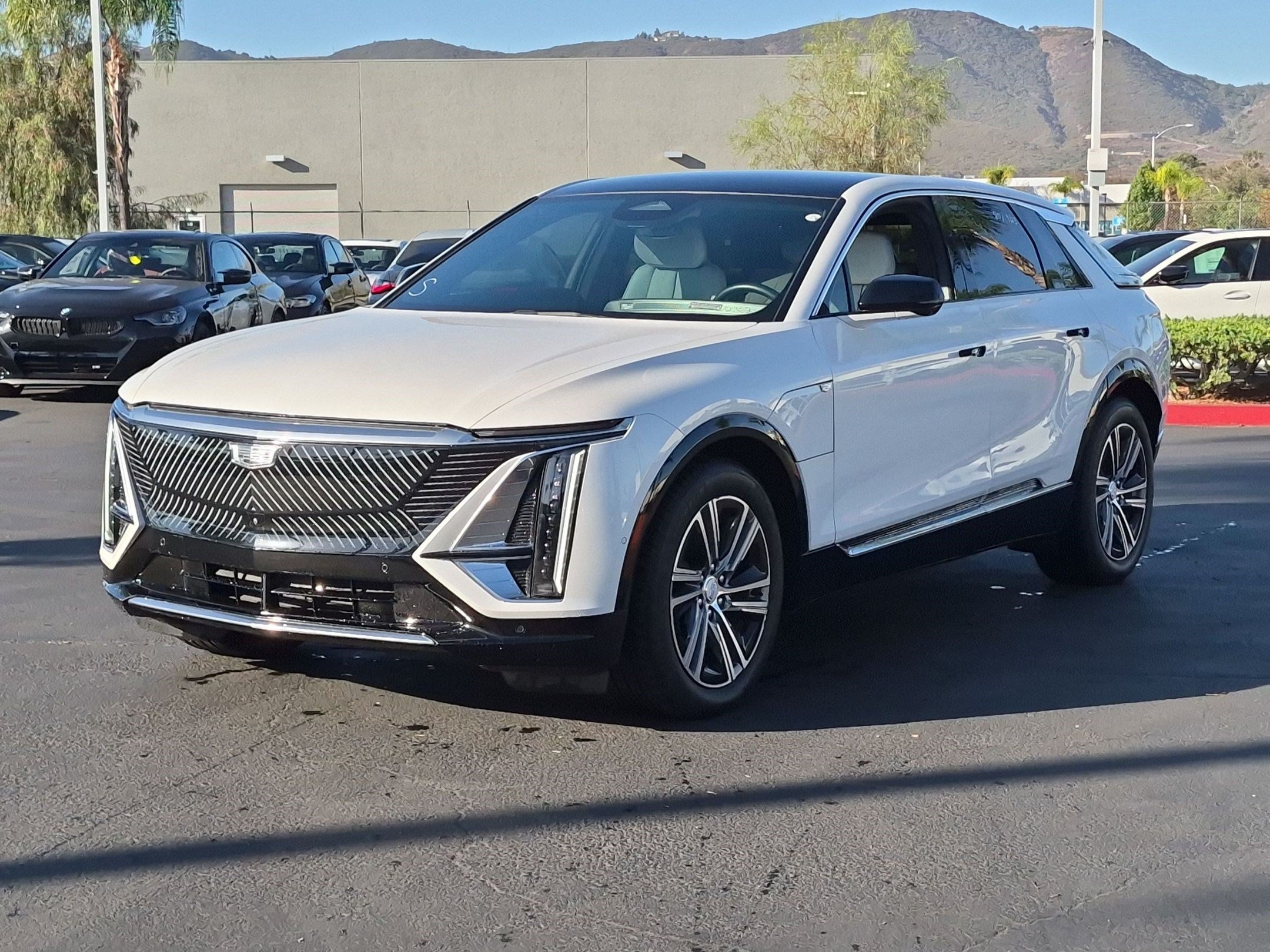Used 2024 Cadillac Lyriq Luxury RWD image 5