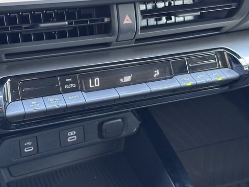 Certified 2024 Toyota Prius LE FWD image 19