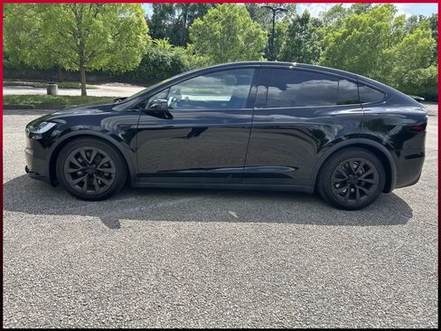 Used 2024 Tesla Model X AWD/4WD image 4