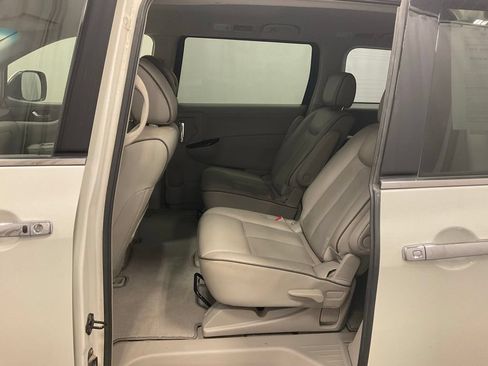 Used 2013 Nissan Quest SL FWD image 22