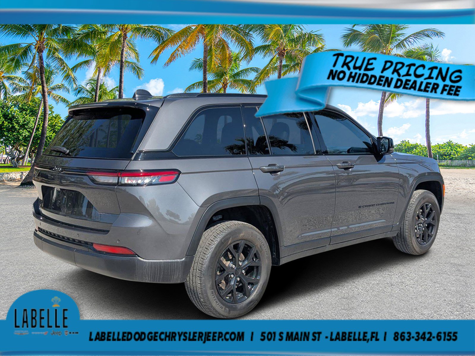 Used 2025 Jeep Grand Cherokee Altitude AWD/4WD image 3