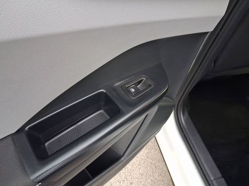 Certified 2024 Volkswagen Taos S FWD image 12