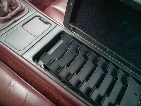 Used 1986 Porsche 944 Turbo image 29