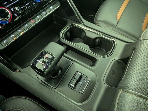 Used 2023 GMC Sierra 1500 AT4 w/ AT4 Premium Package image 32