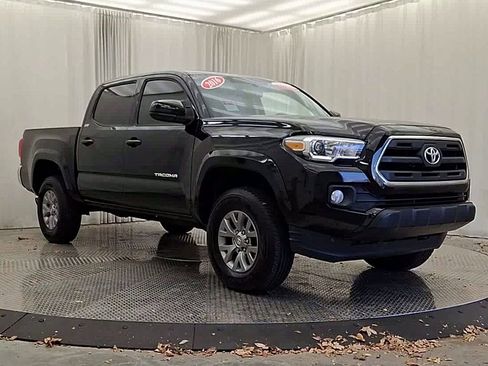 Used 2016 Toyota Tacoma SR5 image 5
