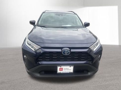 Used 2021 Toyota RAV4 XLE w/ Convenience Package image 18
